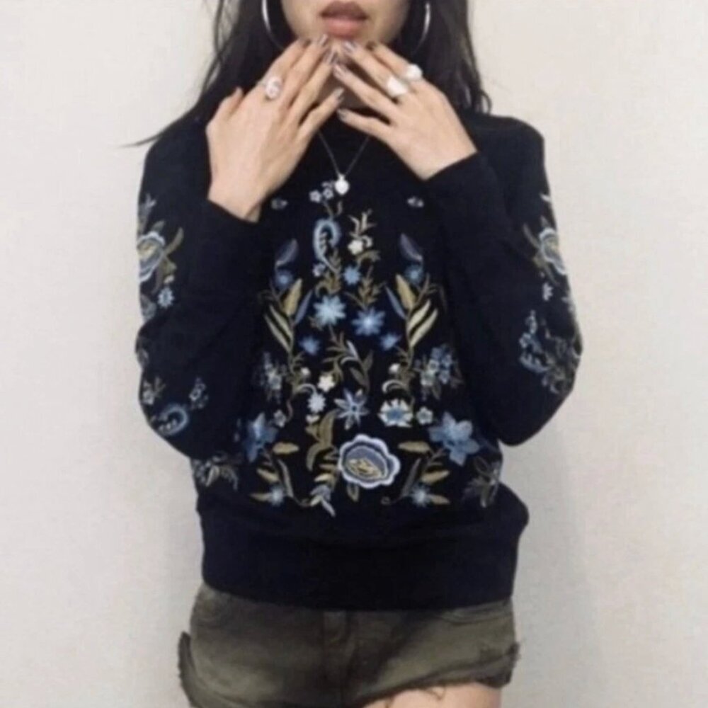 Anthropologie Drew Floral Embroidered Crewneck Pullover Sweatshirt Black, Small
